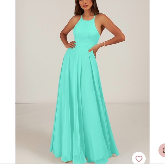 Backless gown - Picture 4 of 12